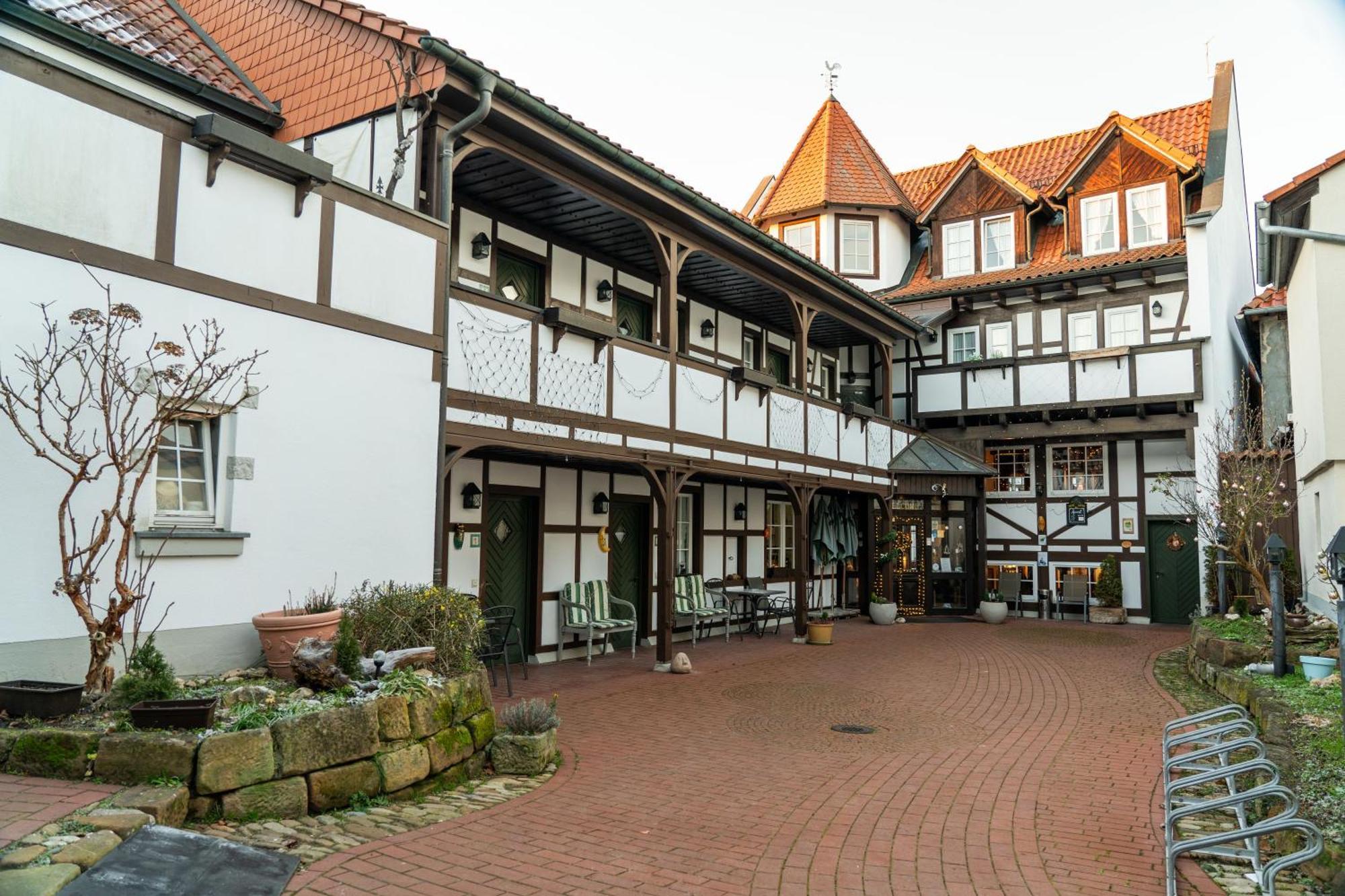 Landhotel & Restaurant Kains Hof Uhlstädt Exteriör bild