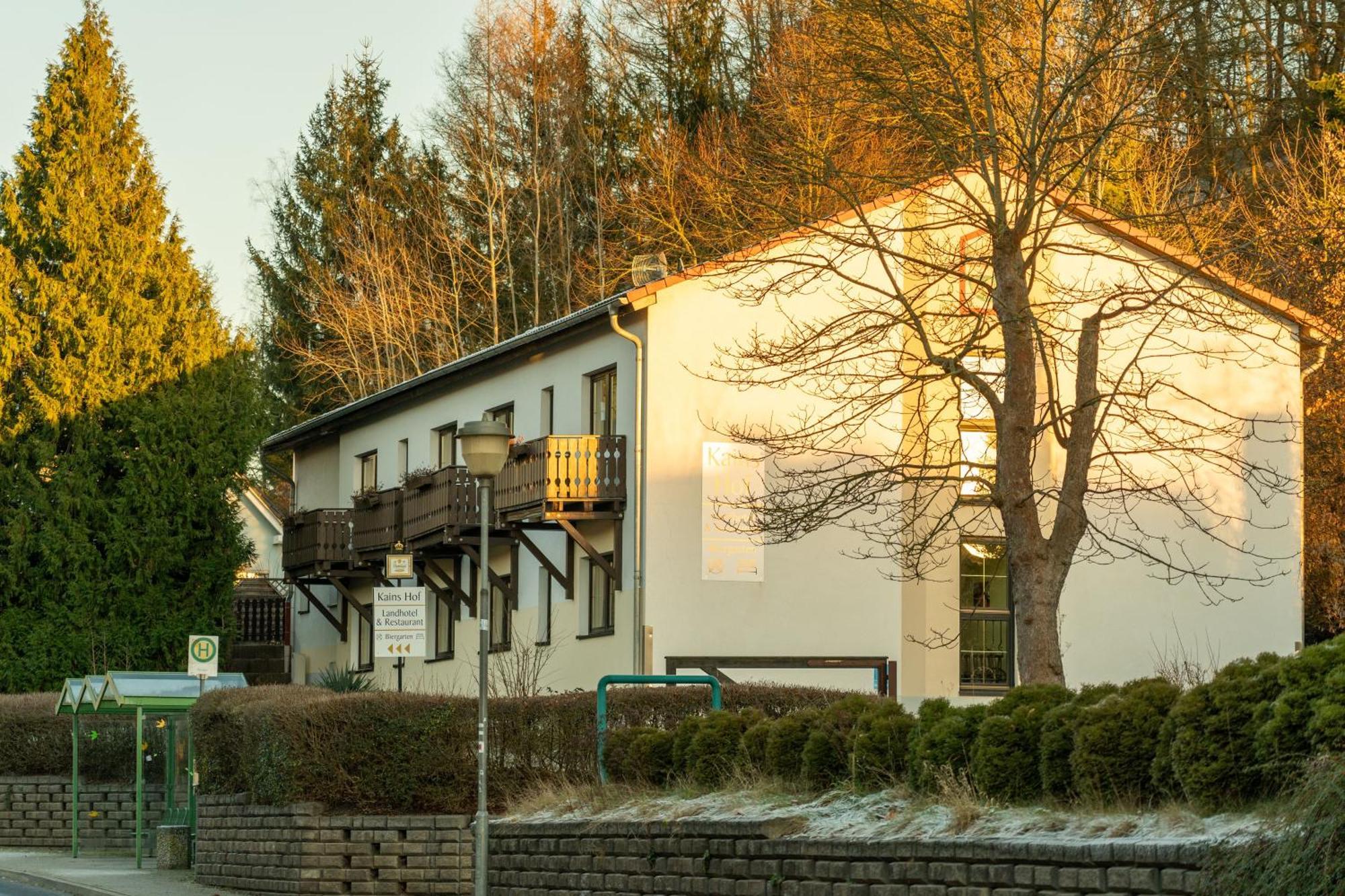 Landhotel & Restaurant Kains Hof Uhlstädt Exteriör bild